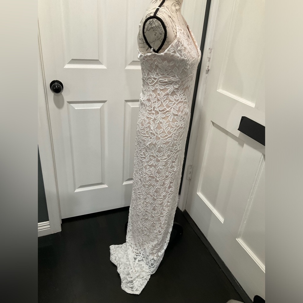 NWT WINDSOR WEDDING PROM COCKTAIL HIGH SIDE SLIT NUDE AND WHITE LACE GOWN - Picture 8 of 11